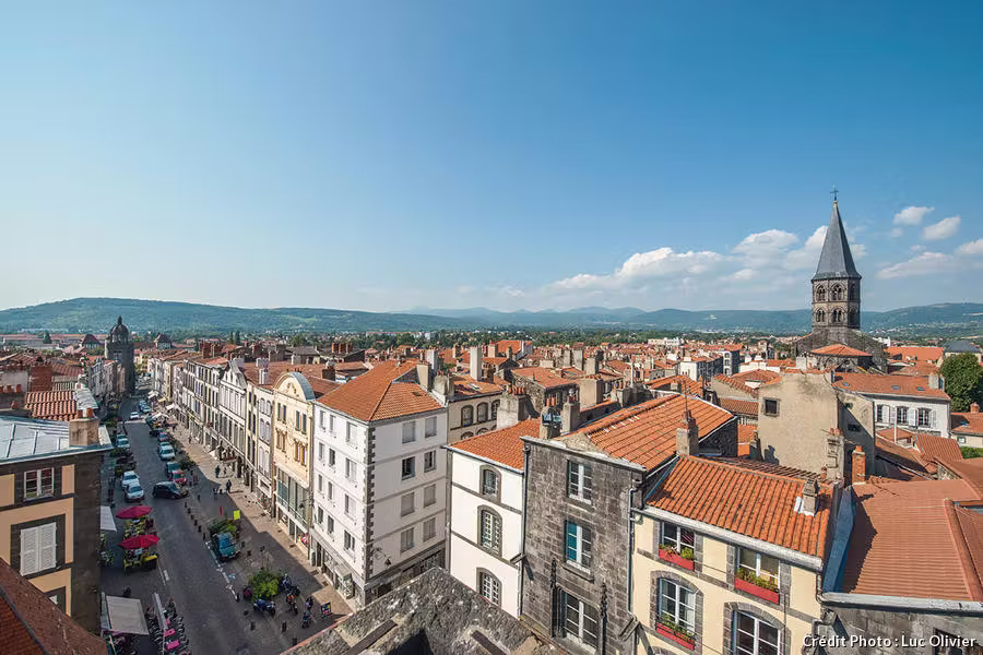 Tour de l'Horloge et rue commerçante de Riom